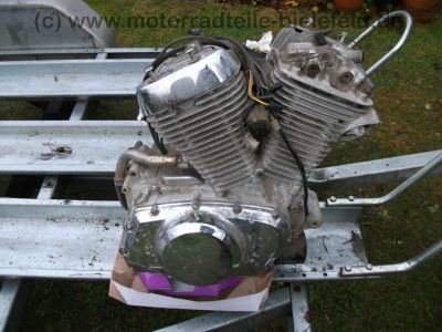 Suzuki_VS_700_Intruder_VP51A_Motor_P502_mit_Anlasser_Lichtmaschine_Wasserpumpe_engine_starter_generator_-_wie_VS_600_750_800_GLF_1.jpg