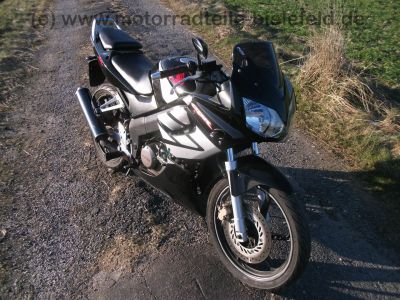 Honda_CBR_125_R_JC34_schwarz_80kmh_-_wie_CBF_CG_CBX_CBZ_125_JC_18_22_23_27_29_40_45.jpg