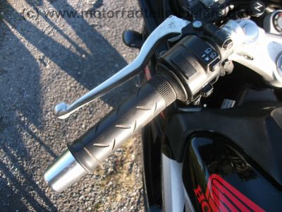 Honda_CBR_125_R_JC34_schwarz_80kmh_-_wie_CBF_CG_CBX_CBZ_125_JC_18_22_23_27_29_40_62.jpg