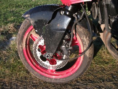 Honda_CBR_600_F_rot-schwarz_25kW_PC23_Sturz_-_wie_PC19_CBR_1000_F_SC21_SC24_30.jpg