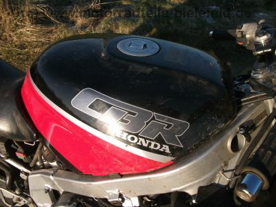 Honda_CBR_600_F_rot-schwarz_25kW_PC23_Sturz_-_wie_PC19_CBR_1000_F_SC21_SC24_50.jpg