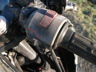 Honda_CBR_600_F_rot-schwarz_25kW_PC23_Sturz_-_wie_PC19_CBR_1000_F_SC21_SC24_70.jpg