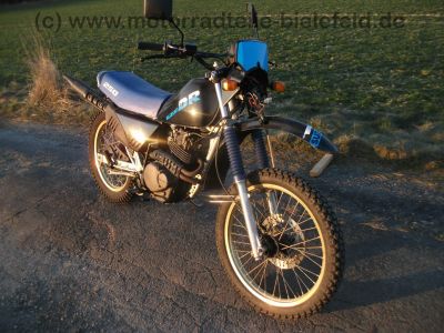 Suzuki_DR_250_S_original_schwarz_SJ42A_-_wie_GN_DR_125_250_400_500_S_SE_SP_370_71.jpg