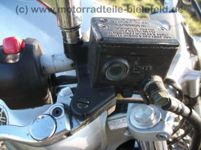 Yamaha_FZ6-N_RJ07_silber_Crash_-_wie_YZF_FZS_600_1000_FZ6_Fazer_S2_YZF-R6_FZ1-N_FZ1-S_RJ_02_03_05_09_14_28.jpg