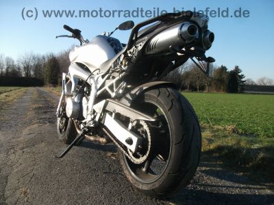 Yamaha_FZ6-N_RJ07_silber_Crash_-_wie_YZF_FZS_600_1000_FZ6_Fazer_S2_YZF-R6_FZ1-N_FZ1-S_RJ_02_03_05_09_14_45.jpg