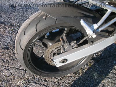 Yamaha_FZ6-N_RJ07_silber_Crash_-_wie_YZF_FZS_600_1000_FZ6_Fazer_S2_YZF-R6_FZ1-N_FZ1-S_RJ_02_03_05_09_14_66.jpg