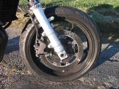 Yamaha_FZ6-N_RJ07_silber_Crash_-_wie_YZF_FZS_600_1000_FZ6_Fazer_S2_YZF-R6_FZ1-N_FZ1-S_RJ_02_03_05_09_14_72.jpg