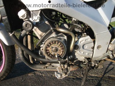Yamaha_FZR_600_R_4JH_lila-weiss_Sturz_-_wie_YZF_600_R_Thundercat_4VT_4WD_3HE_TDM_850_14.jpg