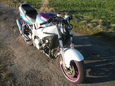 Yamaha_FZR_600_R_4JH_lila-weiss_Sturz_-_wie_YZF_600_R_Thundercat_4VT_4WD_3HE_TDM_850_54.jpg