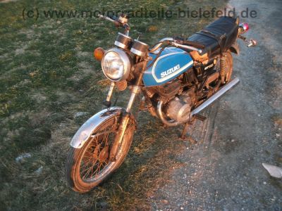 Suzuki_GT_185_blau_2-Takt_Wrack_Auspuff_Motor_original_-_wie_GP_GT_125_200_X5_250_X7_10.jpg