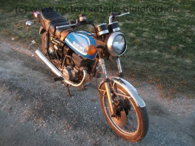 Suzuki_GT_185_blau_2-Takt_Wrack_Auspuff_Motor_original_-_wie_GP_GT_125_200_X5_250_X7_51.jpg