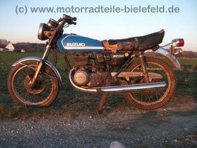 Suzuki_GT_185_blau_2-Takt_Wrack_Auspuff_Motor_original_-_wie_GP_GT_125_200_X5_250_X7_7.jpg