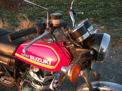 Suzuki_GT_185_original_rot_2-Takt_-_wie_GP_GT_125_200_X5_250_X7_83.jpg