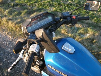 Honda_VF_750_S_blau_RC07_-_wie_VF_400_500_700_750_F_S_C_Magna_Sabre_Interceptor_V4_22.jpg
