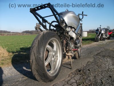 Honda_VFR_800_FI_RC46_silber_crash_-_wie_VFR_750_F_RC24_RC36_1200_F_VTR_1000_F_Firestorm_SC36_RC60_X_Crossrunner_30.jpg