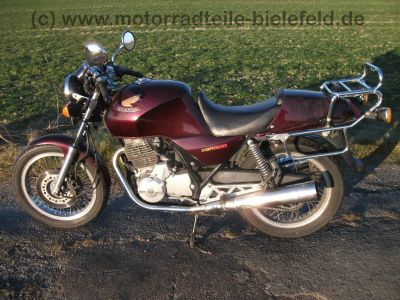 Honda_XBR_500_S_PC15_maroon_Speiche_32kW_Schuh_Koffer_Sitzabdeckung_-_wie_GB_500_Clubman_PC16_19.jpg