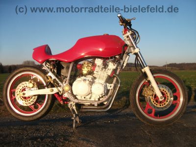 Yamaha_XJ_600_3KM_Cafe-Racer_rot_Tank_Sitz_Monocoque_-_wie_XJ_400_500_550_650_700_750_Maxim_Radian_SECA_51J_3KN_4V8_4K0_11M_41Y_35.jpg