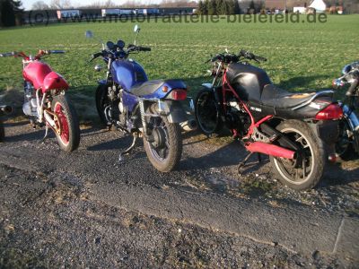 Yamaha_XJ_650_4K0_blau_Kardan-Tourer_Schuh_Koffer-Traeger_-_wie_XJ_400_500_550_600_700_750_Maxim_Radian_SECA_51J_3KN_4V8_3KM_11M_41Y_4.jpg