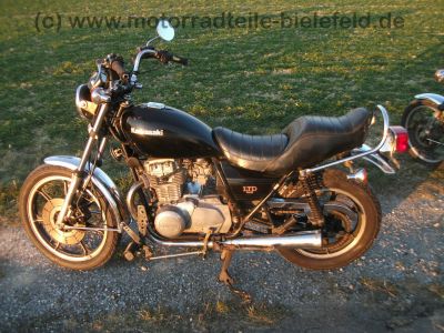 Kawasaki_KZ_440_A_LTD_Chopper_schwarz_Twin_vorverlegte_Fussrastenanlage_-_wie_KZ_Z_LTD_250_400_440_A_B_C_H_LTD_14.jpg