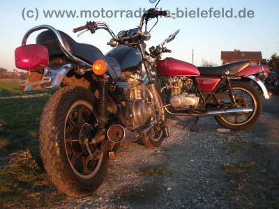 Kawasaki_KZ_440_A_LTD_Chopper_schwarz_Twin_vorverlegte_Fussrastenanlage_-_wie_KZ_Z_LTD_250_400_440_A_B_C_H_LTD_50.jpg