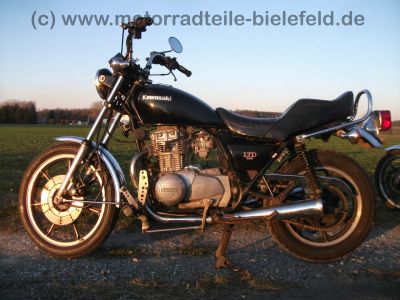 Kawasaki_KZ_440_A_LTD_Chopper_schwarz_Twin_vorverlegte_Fussrastenanlage_-_wie_KZ_Z_LTD_250_400_440_A_B_C_H_LTD_9.jpg