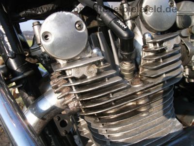 Suzuki_GS_750_E_orig__schwarz_1__Hd__Gepaecktraeger_Sturzbuegel_Breitlenker_25.jpg