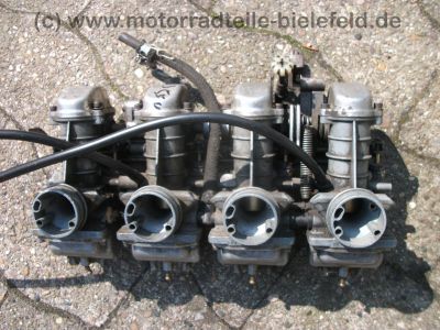 Suzuki_GS_550_E_rot-weiss_zerlegt_orig__Tank_-_wie_GS_400_500_750_D_E__54.jpg