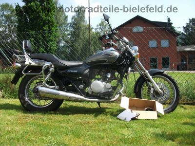 Kawasaki_BN_125_A_Eliminator_EZ_03_schwarz-silber_Sturzbuegel_Sissy-Bar_Gepaecktraeger_-_wie_EL_250_252_A_B_Eli_1.jpg