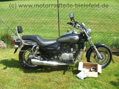 Kawasaki_BN_125_A_Eliminator_EZ_03_schwarz-silber_Sturzbuegel_Sissy-Bar_Gepaecktraeger_-_wie_EL_250_252_A_B_Eli_2.jpg