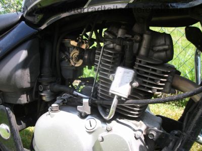 Kawasaki_BN_125_A_Eliminator_EZ_03_schwarz-silber_Sturzbuegel_Sissy-Bar_Gepaecktraeger_-_wie_EL_250_252_A_B_Eli_25.jpg