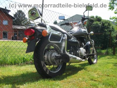 Kawasaki_BN_125_A_Eliminator_EZ_03_schwarz-silber_Sturzbuegel_Sissy-Bar_Gepaecktraeger_-_wie_EL_250_252_A_B_Eli_6.jpg