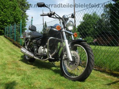 Kawasaki_BN_125_A_Eliminator_EZ_03_schwarz-silber_Sturzbuegel_Sissy-Bar_Gepaecktraeger_-_wie_EL_250_252_A_B_Eli_7.jpg