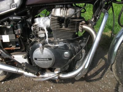 Honda_CM_400_T_Twin_NC01_Chopper_32kW_Sturzbuegel_orig__Auspuff_-_wie_CM_CB_125_185_200_250_400_450_C_T_N_65.jpg