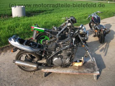 Kawasaki_GPZ_500_S_schwarz-gruen_ABM_Fussrasten_Motor_37_tKM-_wie_GPZ_KLE_EN_EX_500_A_B_C_D_LTD_Twin_102.jpg