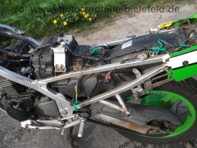 Kawasaki_GPZ_500_S_schwarz-gruen_ABM_Fussrasten_Motor_37_tKM-_wie_GPZ_KLE_EN_EX_500_A_B_C_D_LTD_Twin_23.jpg