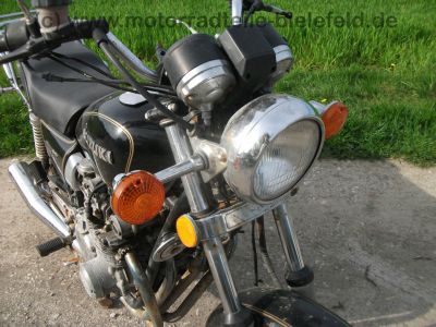 Suzuki_GS_550_T_Chopper_orig__schwarz_Gepaecktraeger_MOTAD_4-1_Auspuff_Edelstahl_-_wie_GS_400_450_500_550_750_D_E_L_T_8.jpg