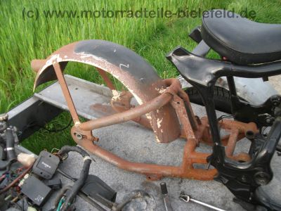 Honda_VT_600_C_Shadow_Custom-Umbau_Schwinge_Fender_Mono-Sitz_Tank-Tacho_orig__Auspuff_HM_MR1_E1_16tMls_132.jpg