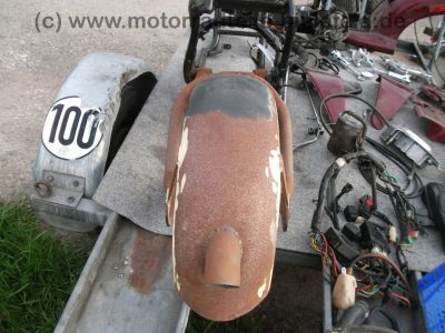 Honda_VT_600_C_Shadow_Custom-Umbau_Schwinge_Fender_Mono-Sitz_Tank-Tacho_orig__Auspuff_HM_MR1_E1_16tMls_134.jpg