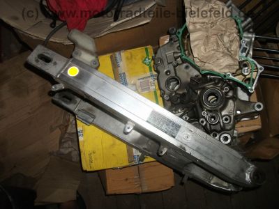 Honda_XRV_750_L_Africa_Twin_RD04_Ersatz-Teile_spare-parts_Motor_Getriebe_Elektrik_Tank_Schwinge_Airbox_-_vgl__XL_600_V_PD06_XRV_650_RD03_13.jpg
