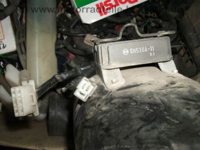 Honda_XRV_750_L_Africa_Twin_RD04_Ersatz-Teile_spare-parts_Motor_Getriebe_Elektrik_Tank_Schwinge_Airbox_-_vgl__XL_600_V_PD06_XRV_650_RD03_18.jpg
