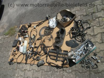 Honda_XRV_750_L_Africa_Twin_RD04_Ersatz-Teile_spare-parts_Motor_Getriebe_Elektrik_Tank_Schwinge_Airbox_-_vgl__XL_600_V_PD06_XRV_650_RD03_22.jpg