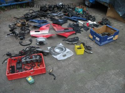 Honda_CBR_1000_F_SC21_Ersatz-Teile_spare-parts_Konvolut_-_wie_CBR_600_F_PC19_PC23_SC24_1.jpg