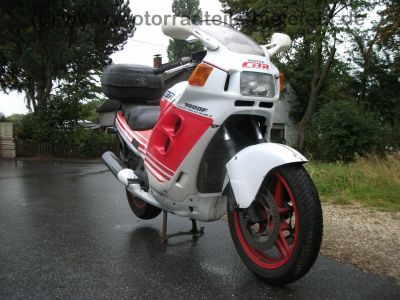 Honda_CBR_1000_F_SC21_original_weiss-rot_98kW_133PS_GIVI_Gepaecktraeger_-_wie_SC24_CBR_600_F_PC_19_23_2.jpg