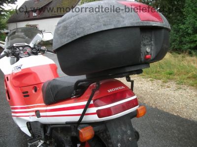 Honda_CBR_1000_F_SC21_original_weiss-rot_98kW_133PS_GIVI_Gepaecktraeger_-_wie_SC24_CBR_600_F_PC_19_23_34.jpg