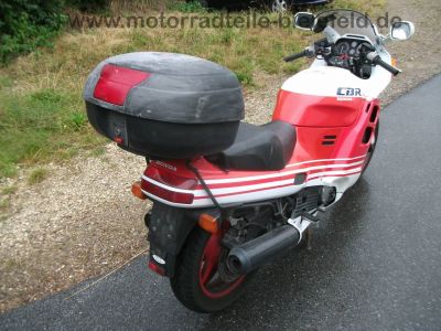 Honda_CBR_1000_F_SC21_original_weiss-rot_98kW_133PS_GIVI_Gepaecktraeger_-_wie_SC24_CBR_600_F_PC_19_23_4.jpg