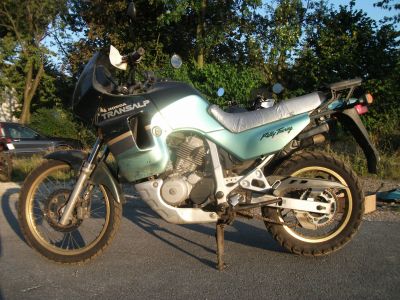 Honda_XL_600_V_Transalp_Enduro_PD06_GIVI-Hecktraeger_37kW_78_789_Km_-_wie_PD10_XRV_650_750_Africa_Twin_RD03_RD04_XR_XL_600_RM_LM_R_PD03_PE04_PD04_55.jpg