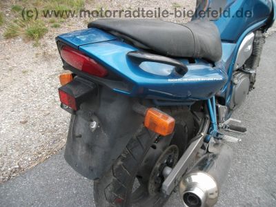 Suzuki_GSF_600_S_Bandit_GN77B_tuerkis_57kW_EZ98_2__Hd__10tkm_Crash_-_wie_GSX_GSF_GS_400_500_600_750_E_S_F_14.jpg