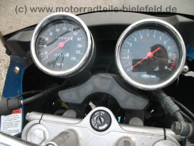 Suzuki_GSF_600_S_Bandit_GN77B_tuerkis_57kW_EZ98_2__Hd__10tkm_Crash_-_wie_GSX_GSF_GS_400_500_600_750_E_S_F_30.jpg