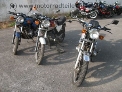 Suzuki_GSX_400_E_GK53C_blau_Sitz_gut_orig__Auspuff_1555_und_4440_-_wie_GSX_250_400_E_S_GK51C_GK53B_3.jpg
