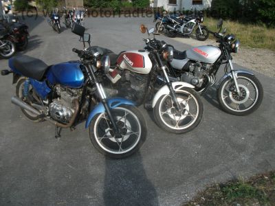 Suzuki_GSX_400_E_GK53C_blau_Sitz_gut_orig__Auspuff_1555_und_4440_-_wie_GSX_250_400_E_S_GK51C_GK53B_5.jpg